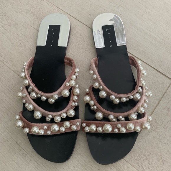 leith sandals pearl